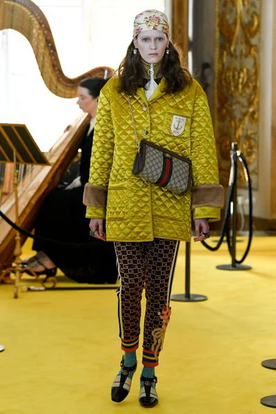 Look 26